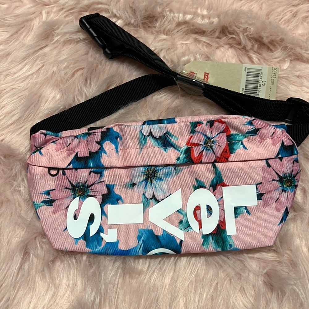 Levi belt bag